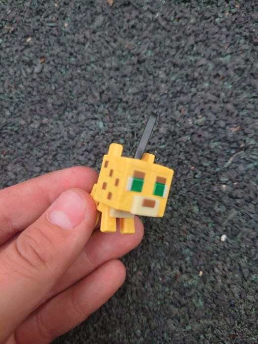Продам Фигурки из Киндер Джой