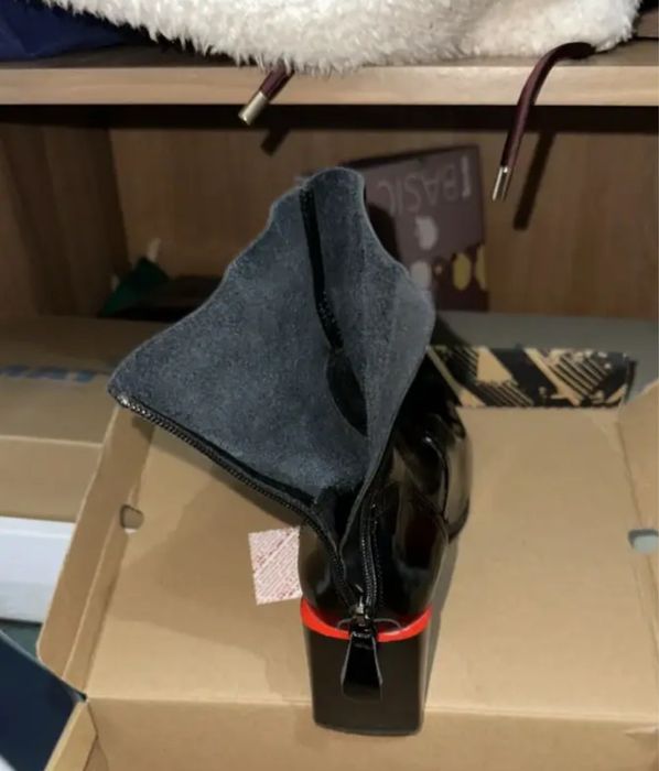 Продам обувь весенюю