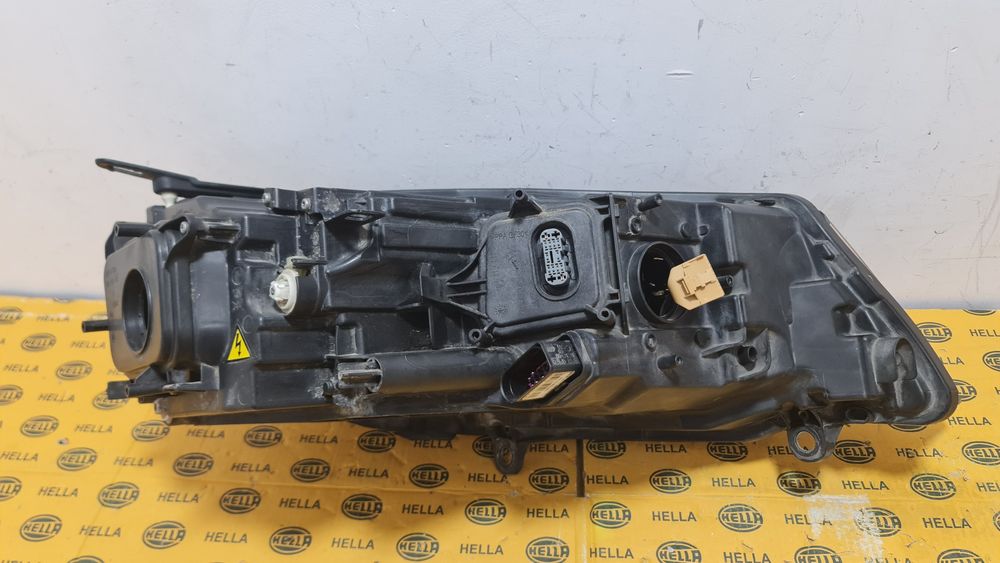 Far stanga xenon led VW Touareg 2 7P facelift 7P1941751B