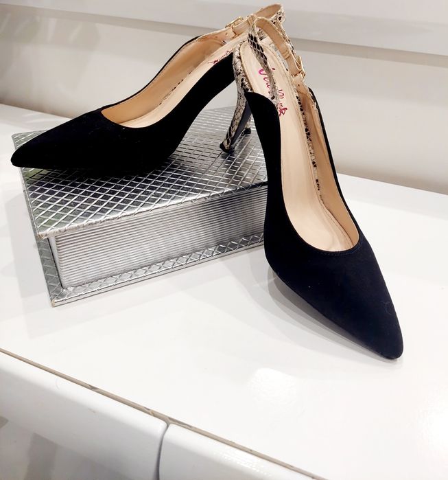 Дамски отворени обувки