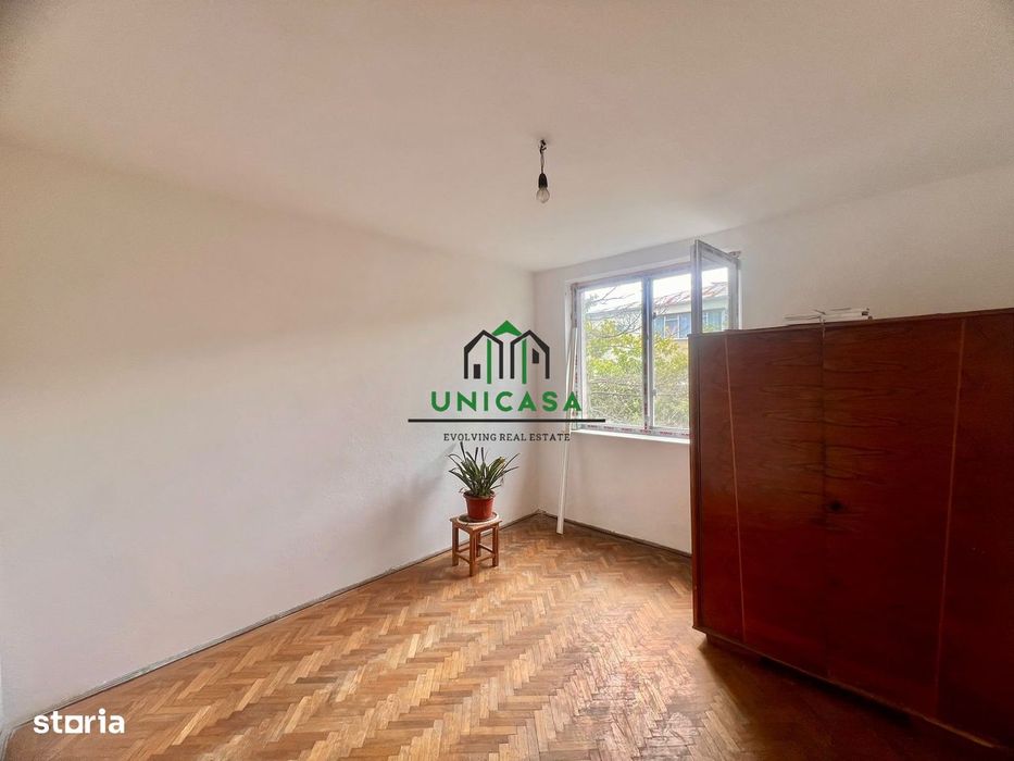 Apartament 4 camere, decomandat/Etaj 4/4 ,Zona Nord