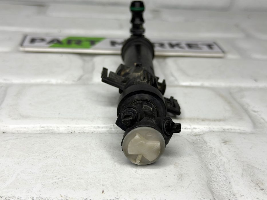 Дясна пръскалка предна броня AUDI Q5 / SQ5 8R 8R0955102A