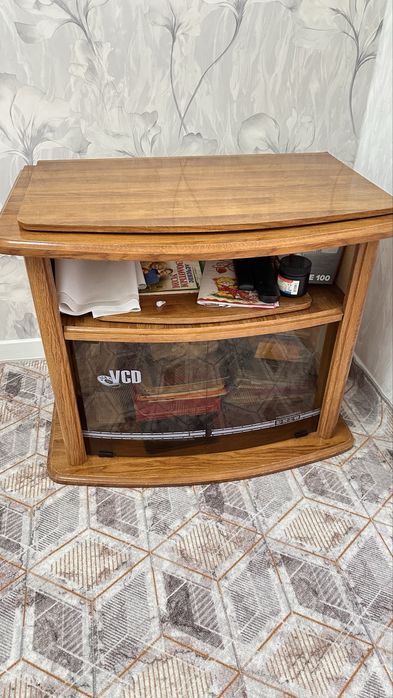 Тумбочка под телевизор.