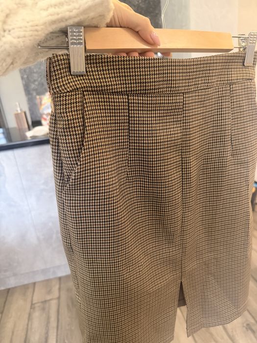 Дамска миди пола каре