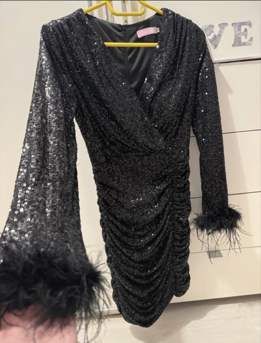 Rochie neagra cu paiete