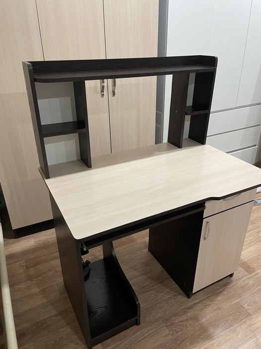 Шкаф + компьютерный стол