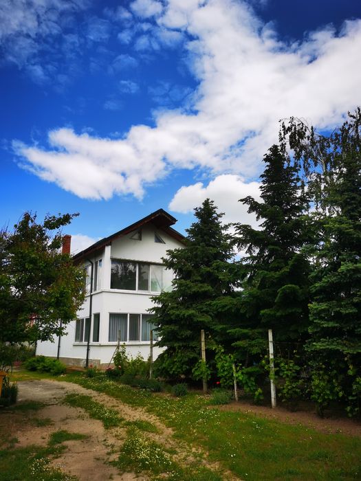 Vând casă la intrare în Malu Mare