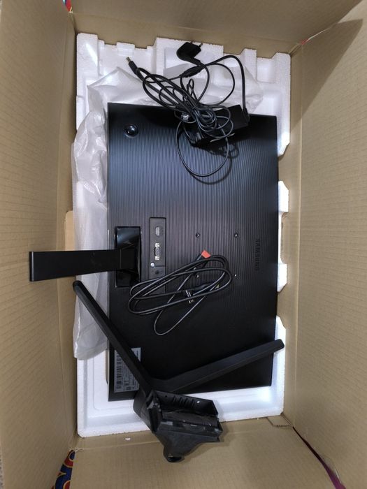 Монитор 24 дюйма Samsung