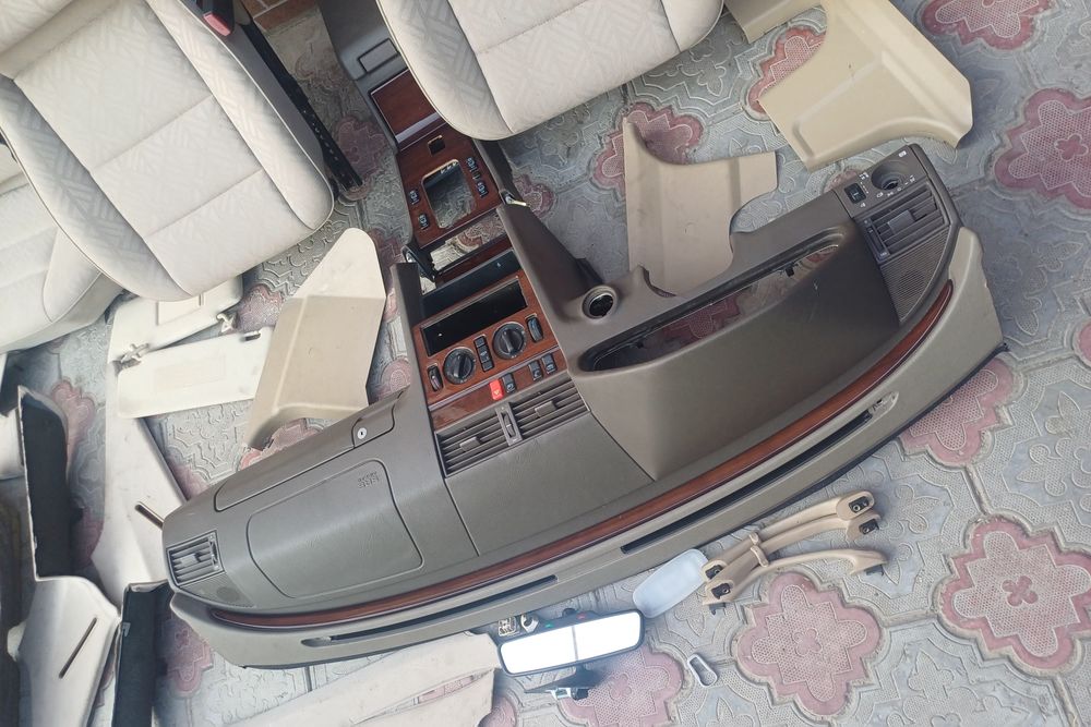 Салон на месрседес w202