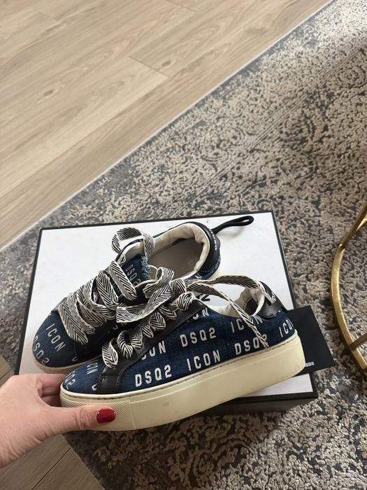 Оригинални дамски кецове Dsquared,добро състояние