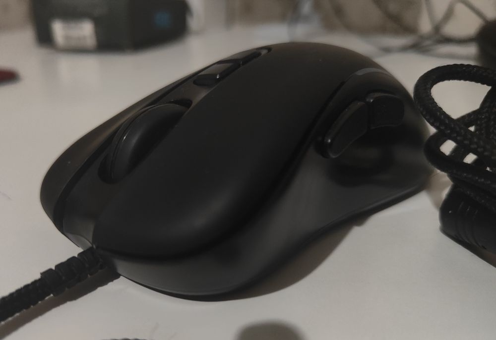 Продам мышку игровую