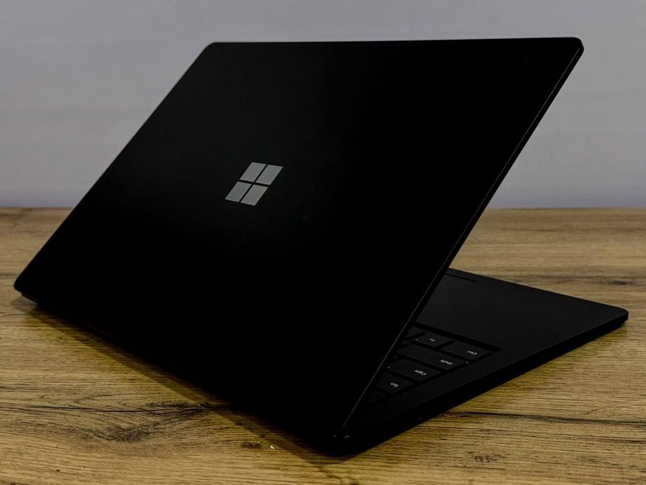 Noutbuk Microsoft Surface 3