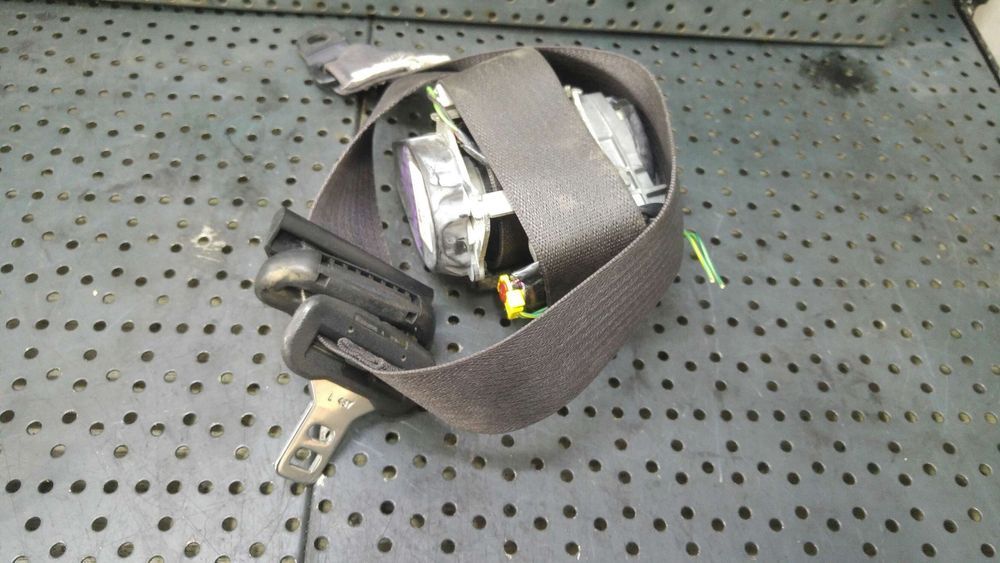 Centura siguranta stanga fata dodge journey 609067701c