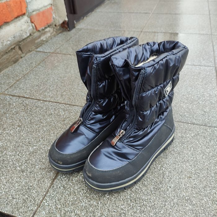 Продам детскую обувь