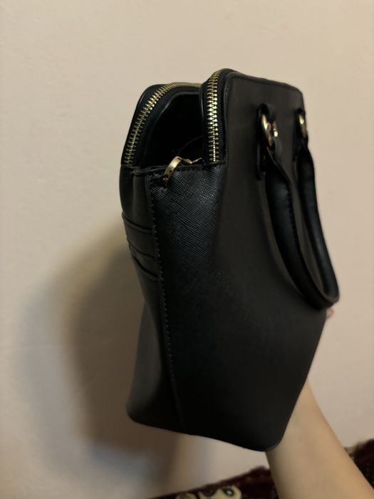 Дамска черна чанта