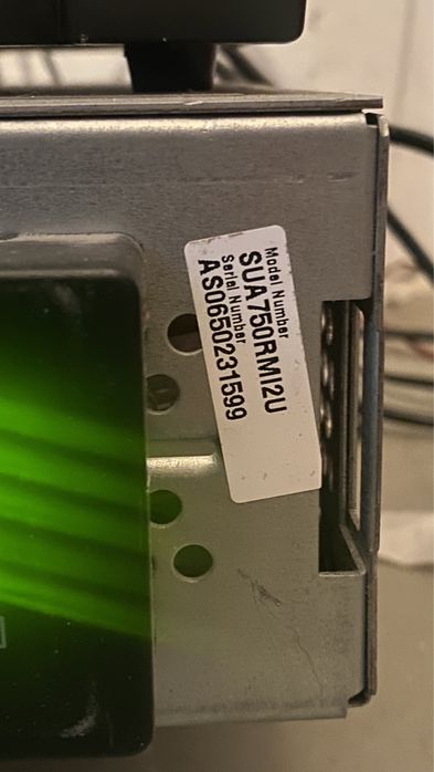 UPS APC 480W sinusoida pura