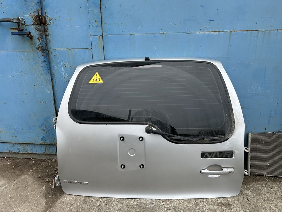 Дверь багажника нива шевроле