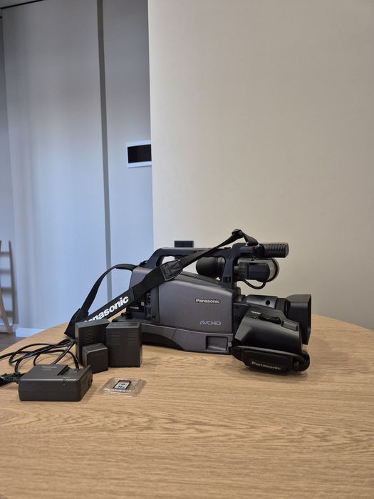 Видеокамера Panasonic AG-HMC70