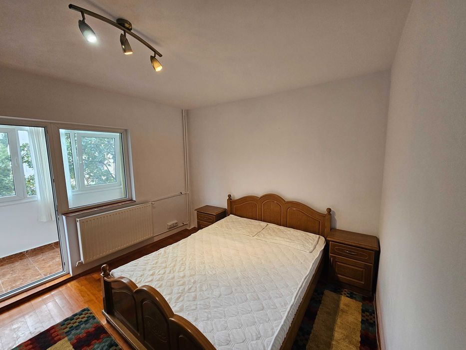 inchiriez apartament 3 camere - Lacul Tei