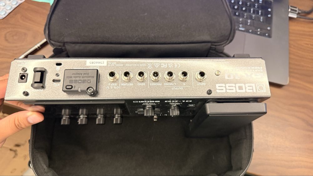 Pedala procesor multiefect chitara electrica bass Boss GX-10 + Boss BT-Dual + Geantă Boss CB-BM-S — Pachet Complet, Garanție