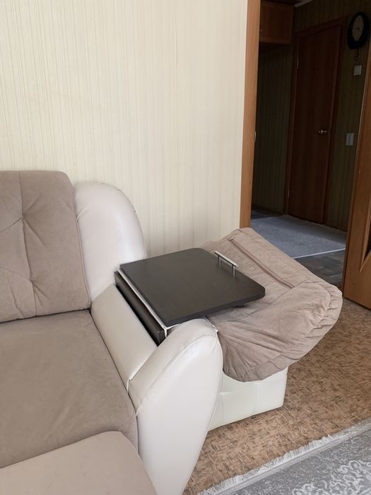 Диван с креслом
