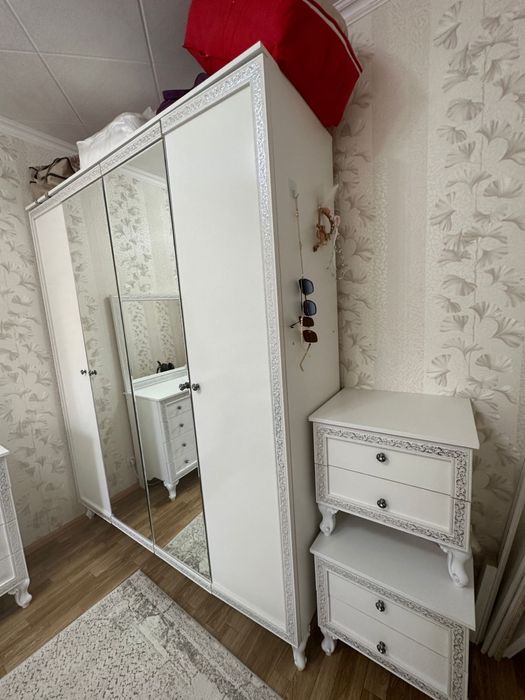 Спальный гарнитур