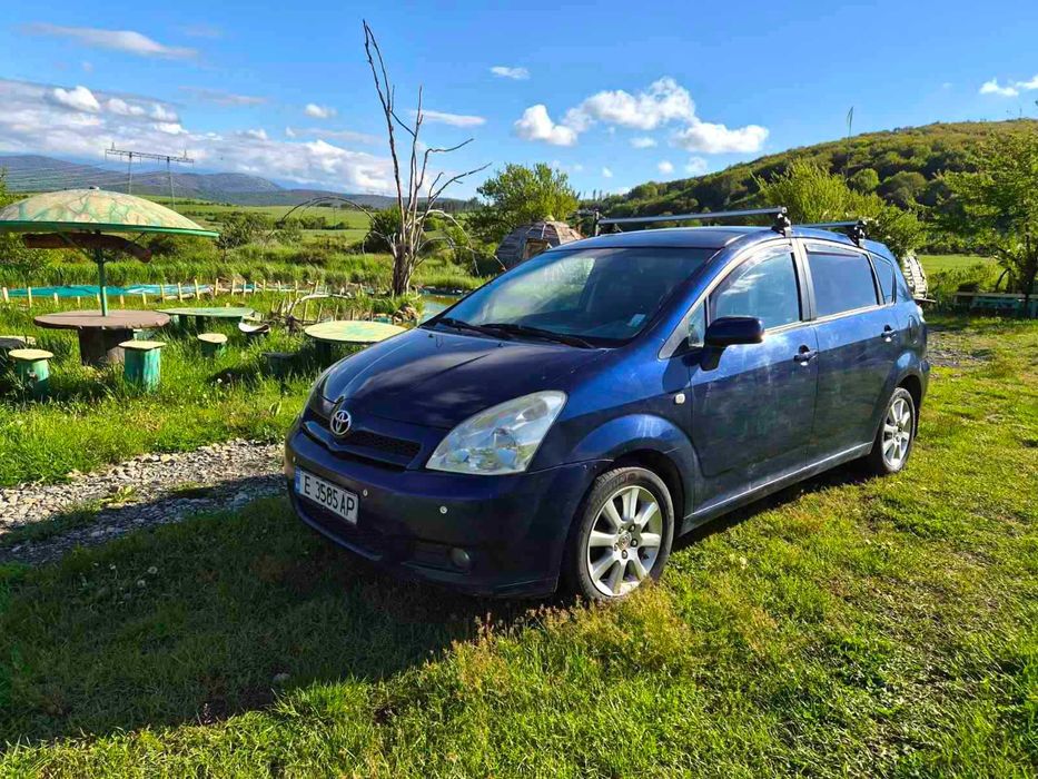 Toyota Corolla Verso 2005 газ икономична