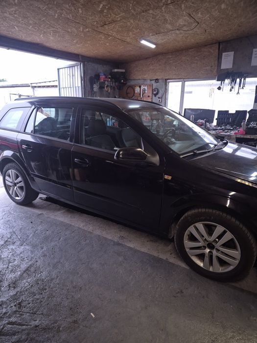 Bara fata Opel astra h