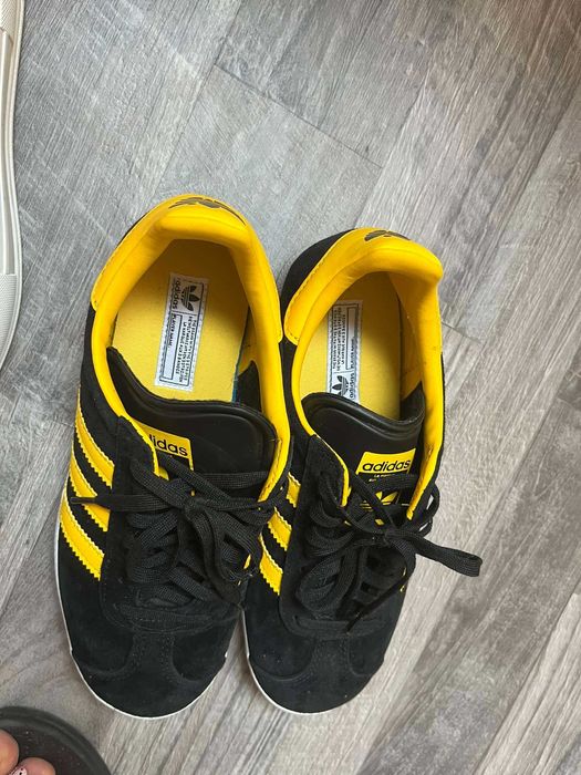 Дамски маратонки комплектна цена 200 лв