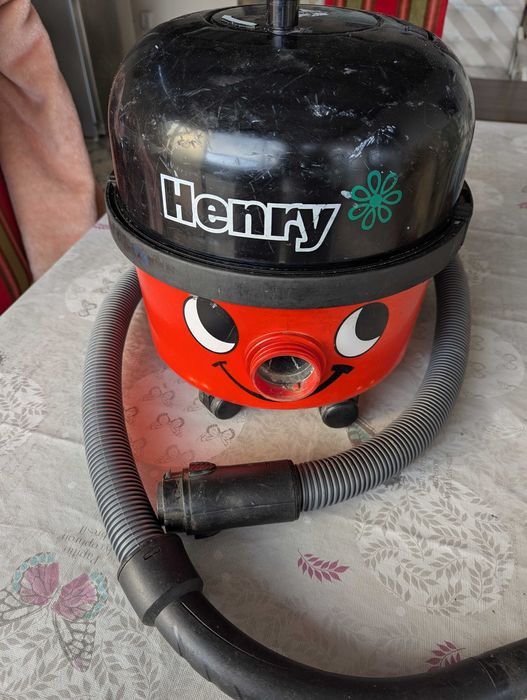 Aspirator  de praf profesional Numatic Henry