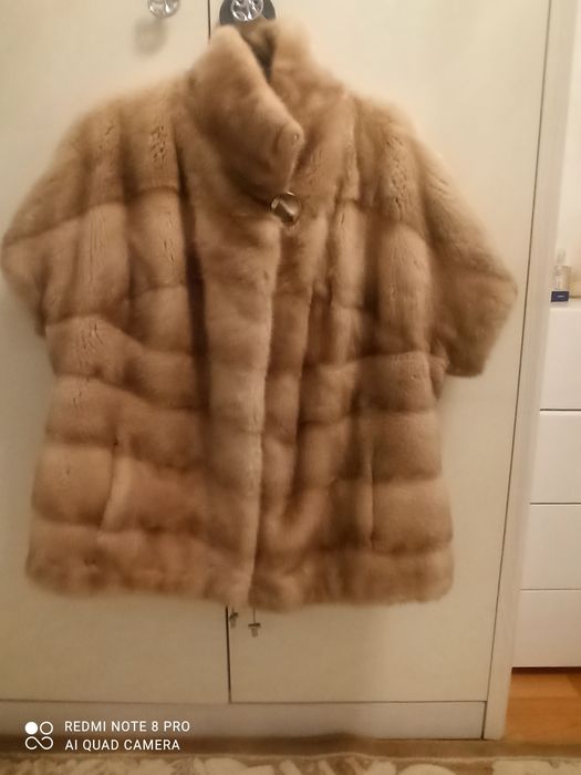Продам жилетку норковую