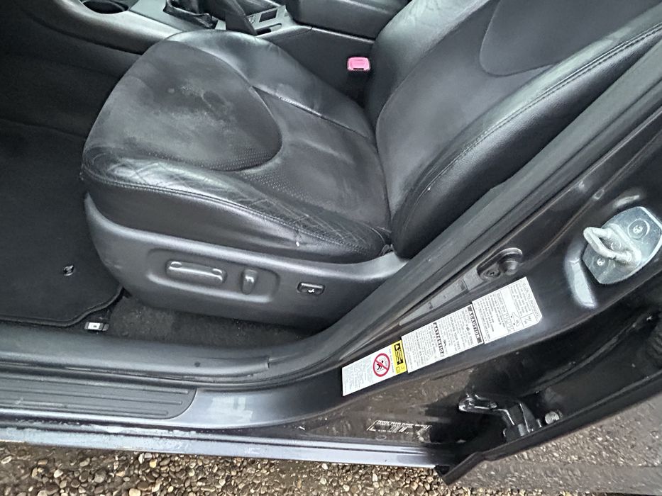 Vind Toyota Rav 4 Navi Clima   4 x 4 Scaune piele si incalzite