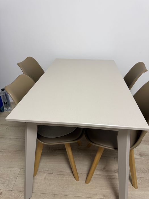 Vând Masă extensibila living