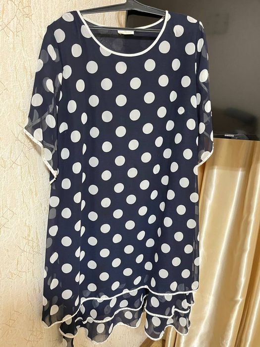 Платье шифоновое с жемчугами56-58 размера