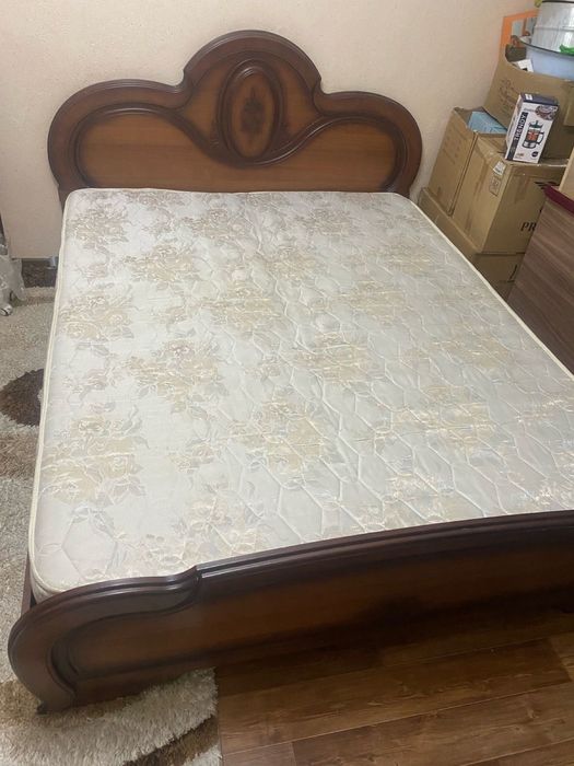 Спальный гарнитур