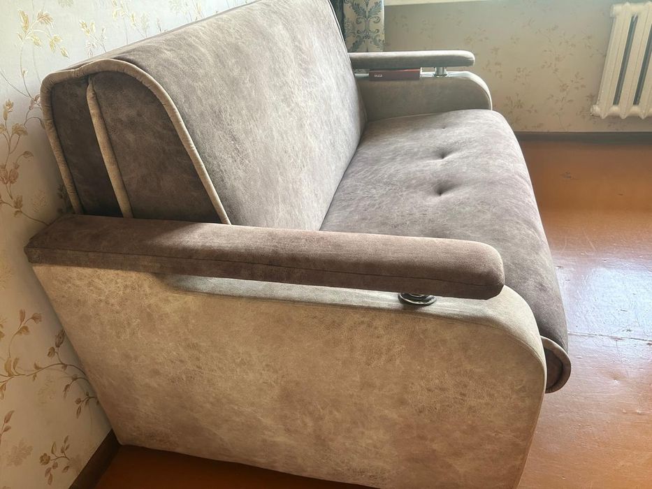 Отдам даром диван самовывоз