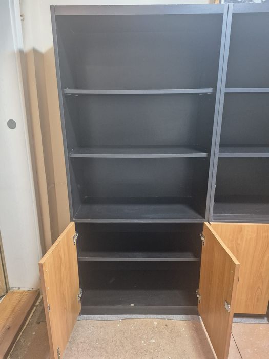 Bibliotecă pentru cărți, porțelane sau pentru birou