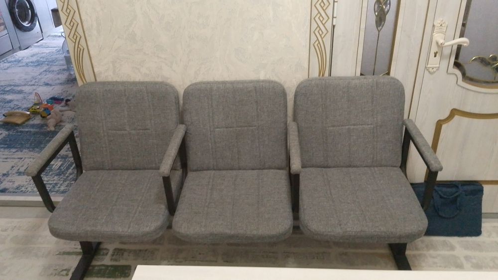 Стул для трое на офис