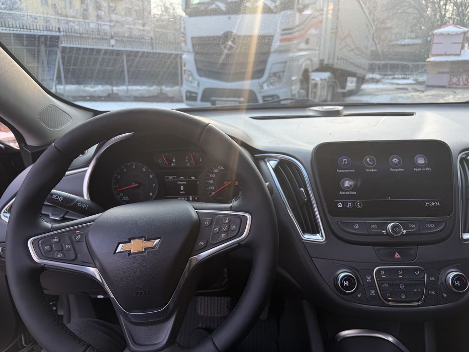 Malibu 2 Rangi Qora sotiladi