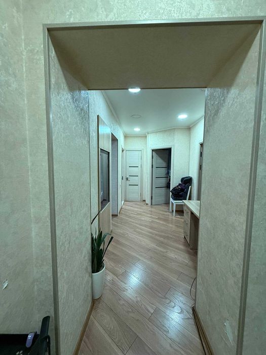 Продаётся 4комнатная квартира спецплан на Лабзаке.