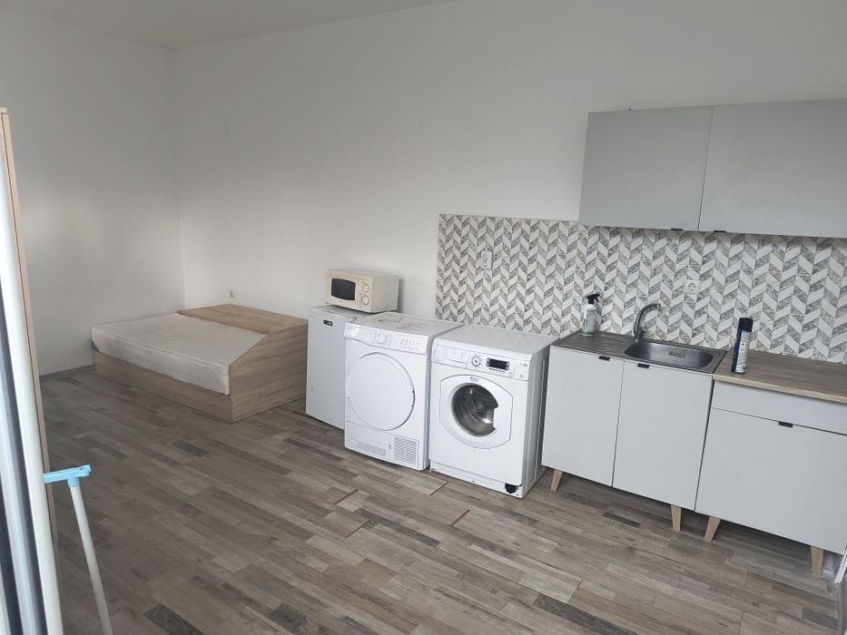 Продава се Едностаен апартамент в Враца, Център - 34 кв.м за 2340 €/кв.м - Снимка #2