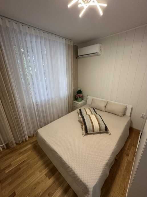 Дава се под наем Тристаен апартамент в София, Изток - 100 кв.м за 1100 € - Снимка #5