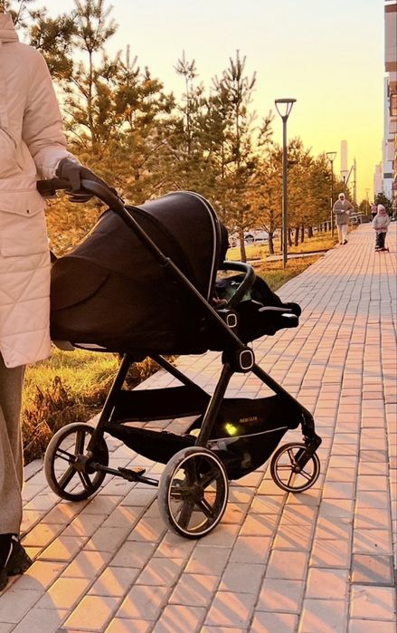 Коляска прогулочная New Luxe