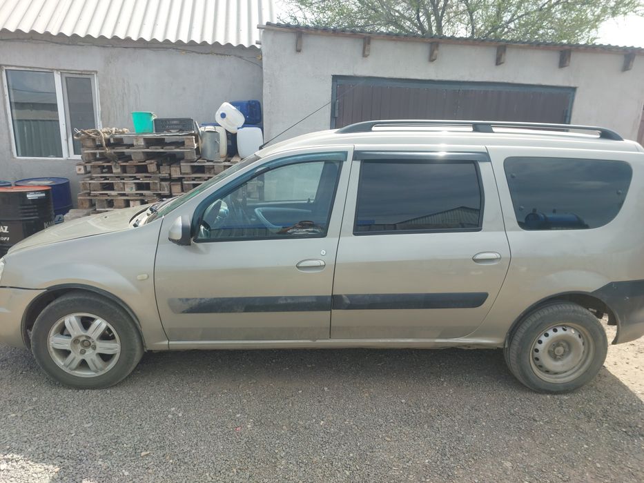 Срочно продам  ларгус контрактный двигатель