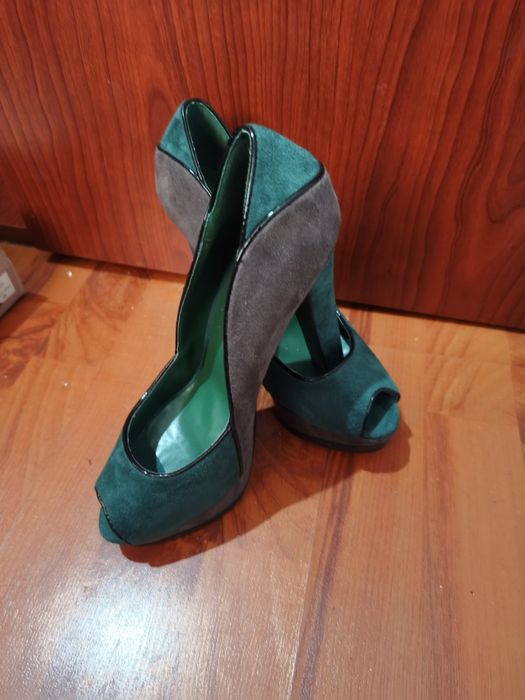 Pantofi in doua culori