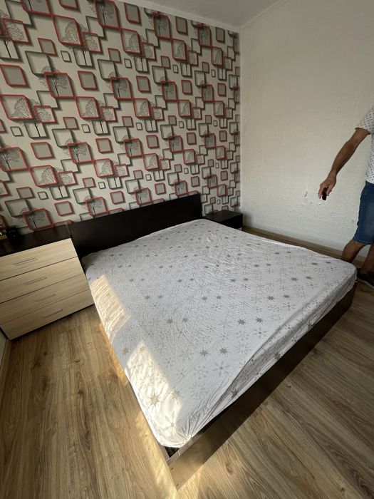 Спалня с матрак 160/200