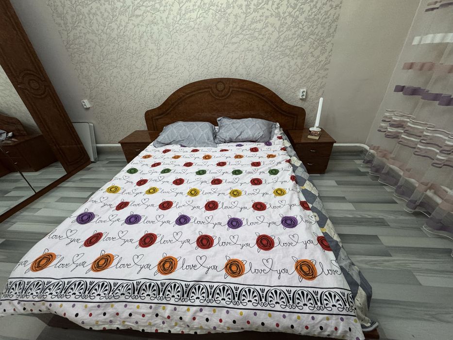 Продается спальный гарнитур