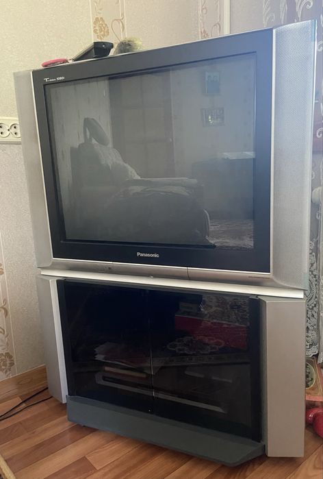 продам телевизор