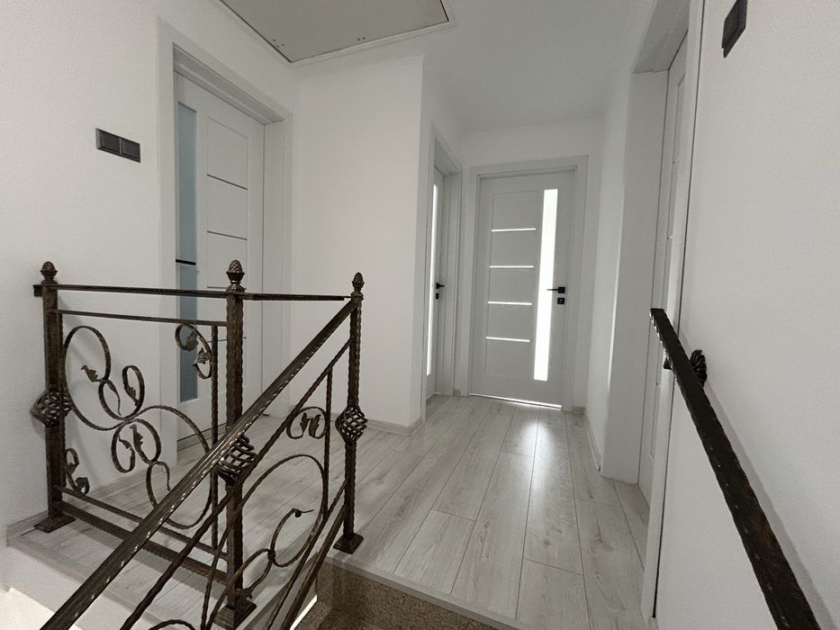 Casa de vanzare cu SPATIU multifunctional
