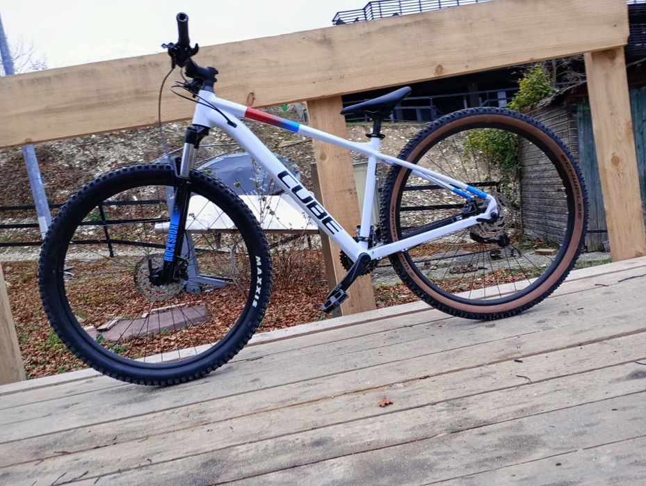 Bicicleta Hardtail Cube